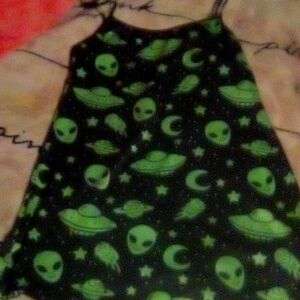 Slip dress alien style.